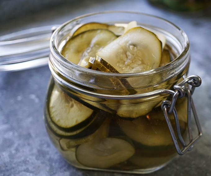 Refrigerator pickles