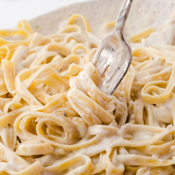 Olive Garden Creamy White Wine Alfredo Sauce Recipe - Bowl Me Over