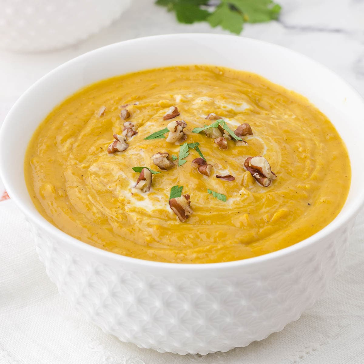 https://bowl-me-over.com/wp-content/uploads/2018/10/Autumn-Squash-Soup.jpg