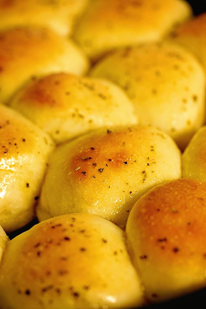 Dinner rolls made in a cast iron skillet