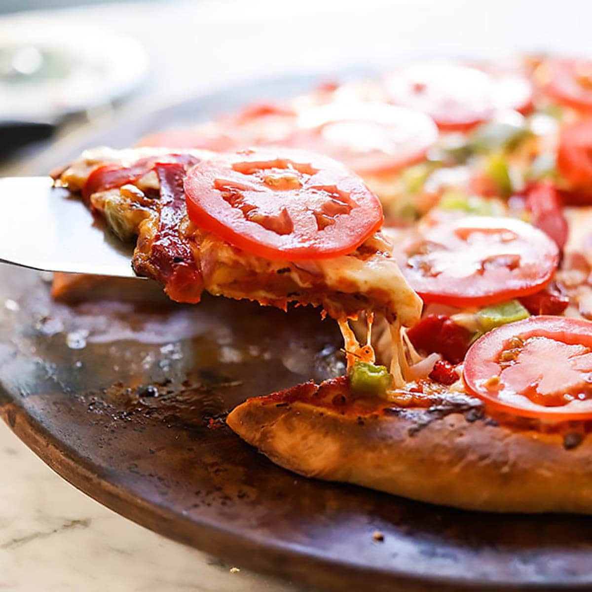 https://bowl-me-over.com/wp-content/uploads/2019/08/Quick-Homemade-Pizza-1.jpg