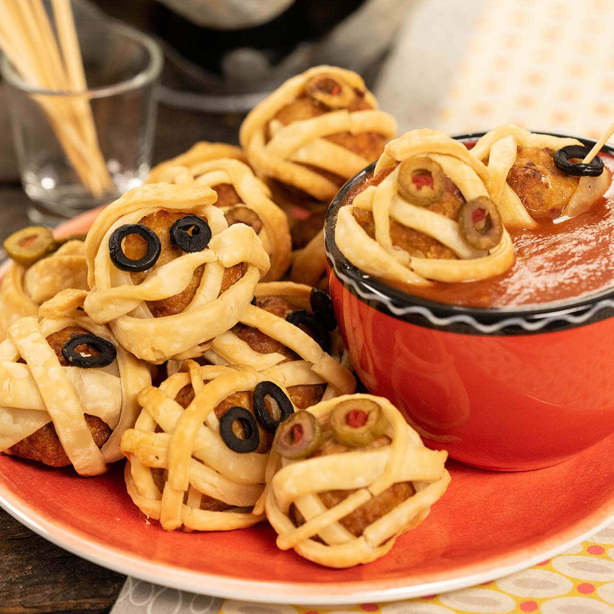 Mummy Meatballs for easy halloween party food