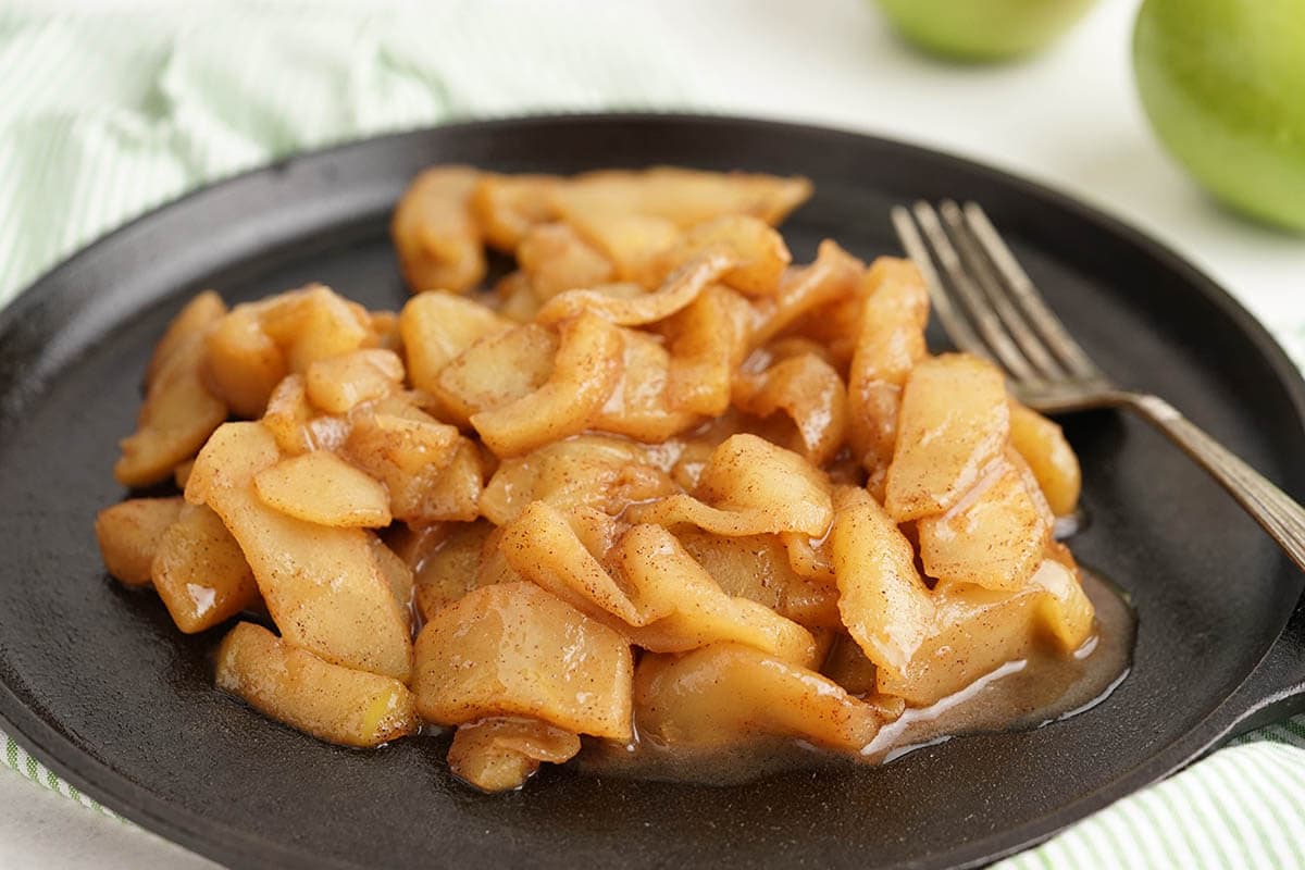 15 minute Copycat Cracker Barrel Fried Apples Recipe