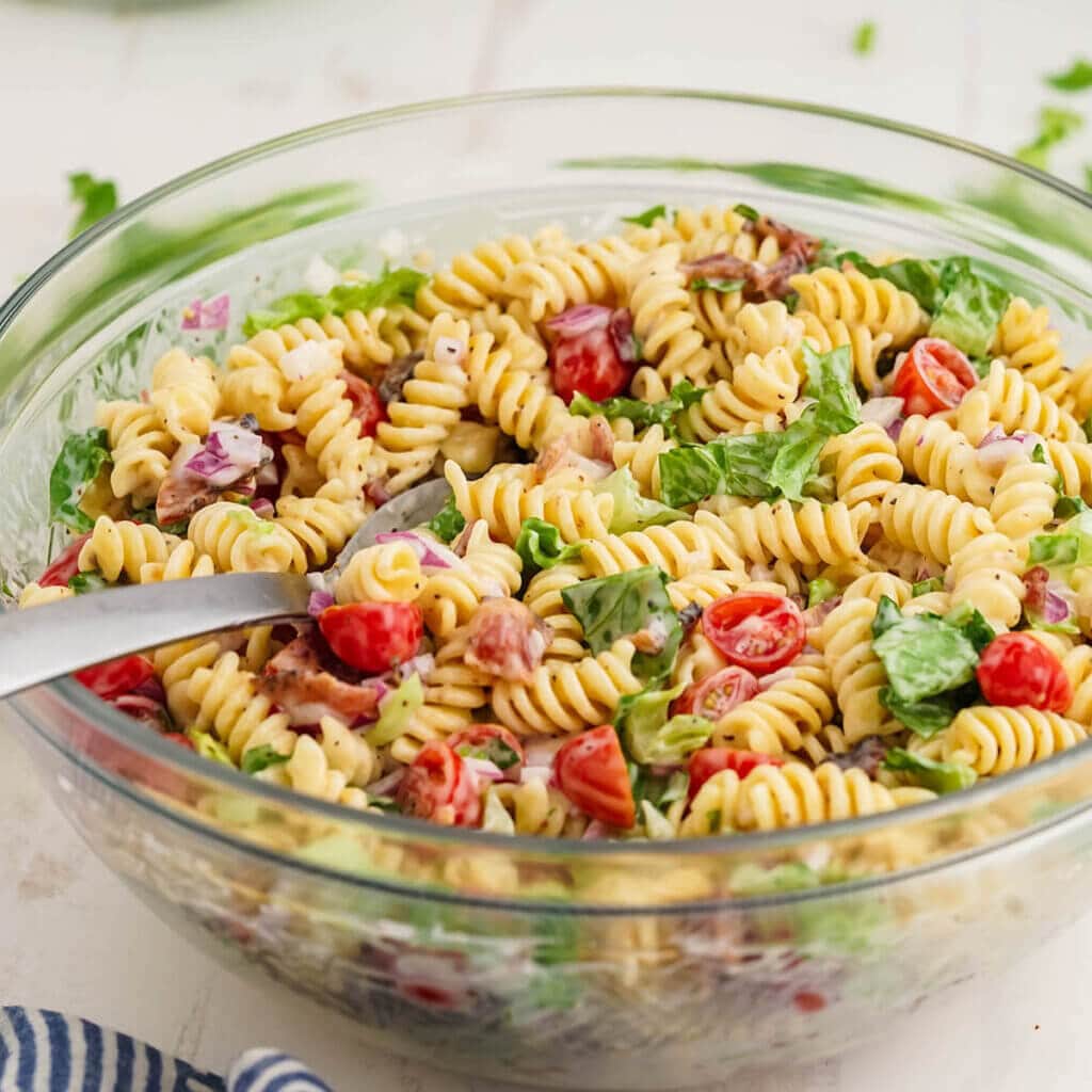 Creamy Blt Pasta Salad Recipe - Bowl Me Over