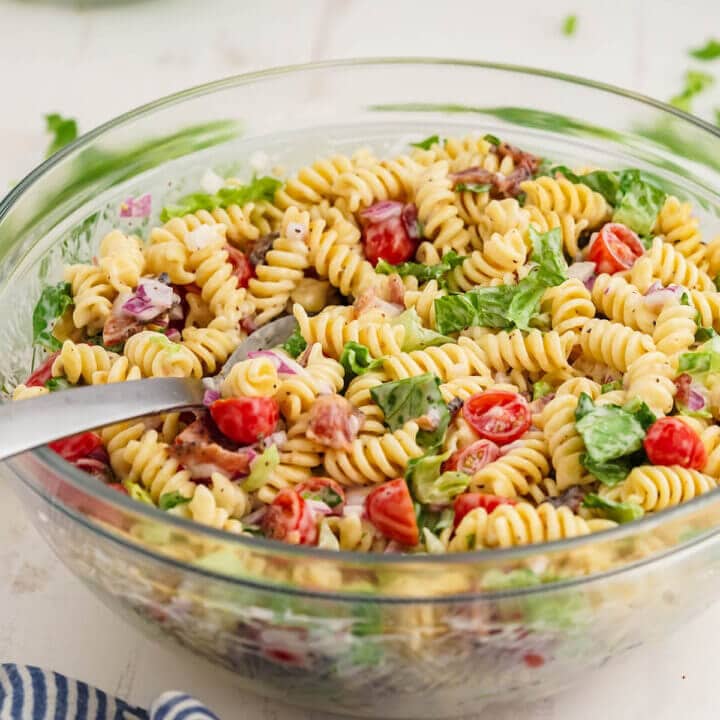 Creamy BLT Pasta Salad Recipe - Bowl Me Over