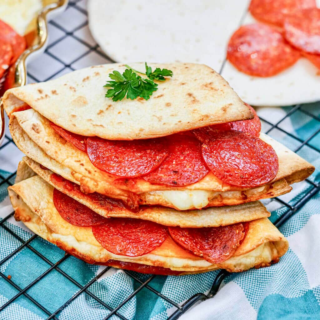 10 Minute Easy Air Fryer Pizza Quesadilla Recipe Bowl Me Over