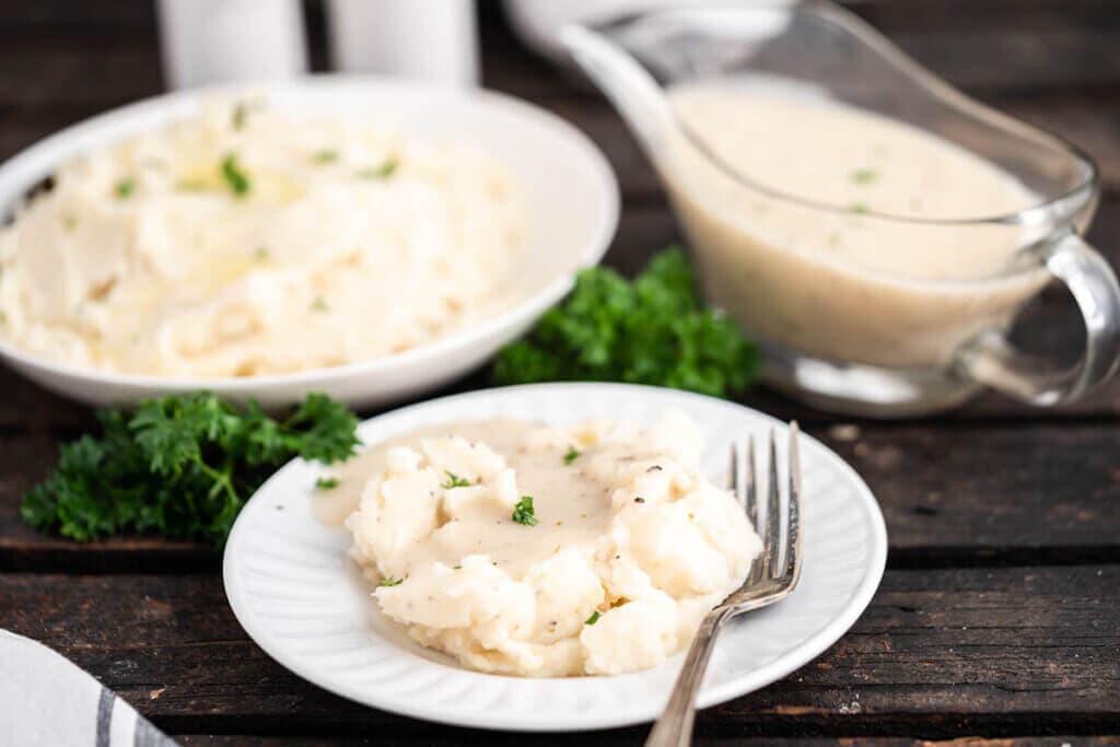 learn-how-to-make-gravy-from-scratch-without-lumps-bowl-me-over