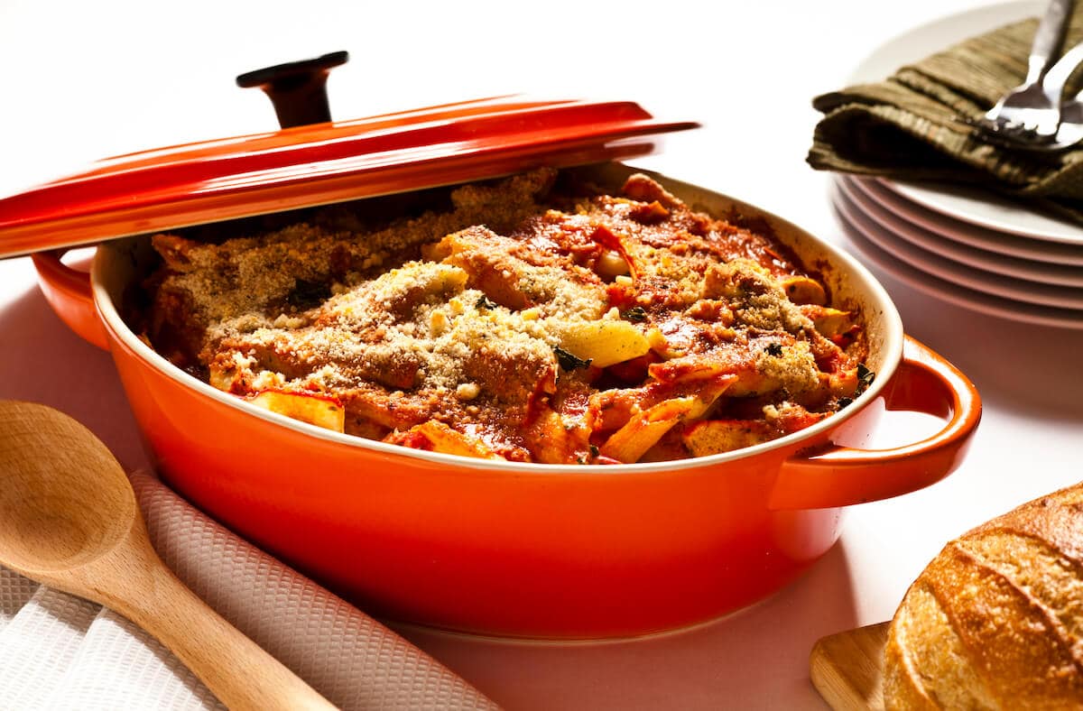 Casserole dish with lid.