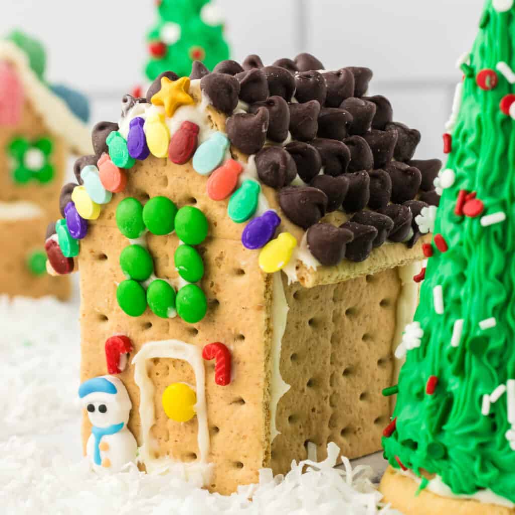 Graham Crackers Gingerbread Houses - Bowl Me Over