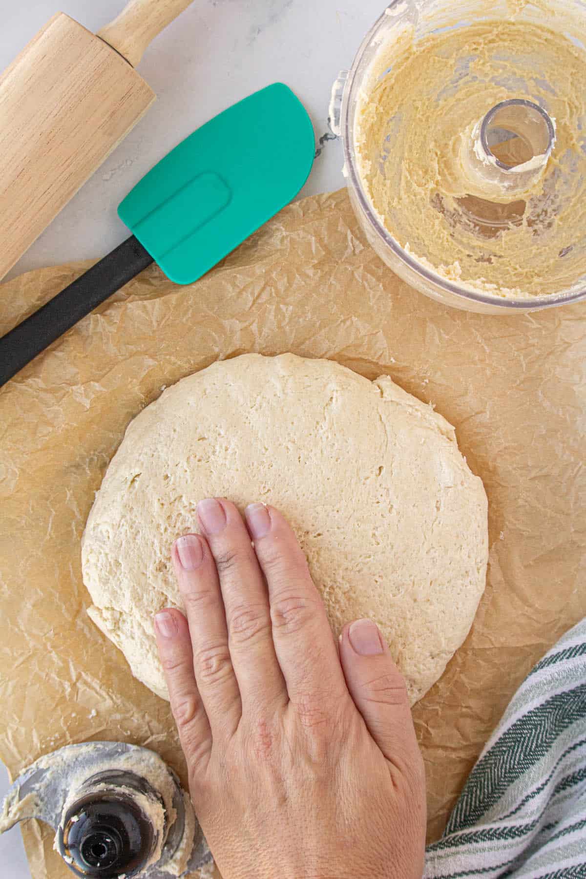 A disc of pie crust ready to roll out.